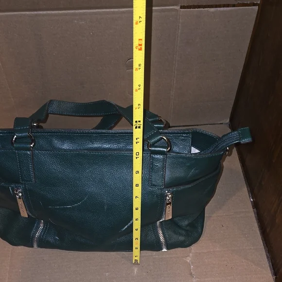 Michael Kors Green Leather Shoulder Bag with Gold Accents - Picture 11 of 11